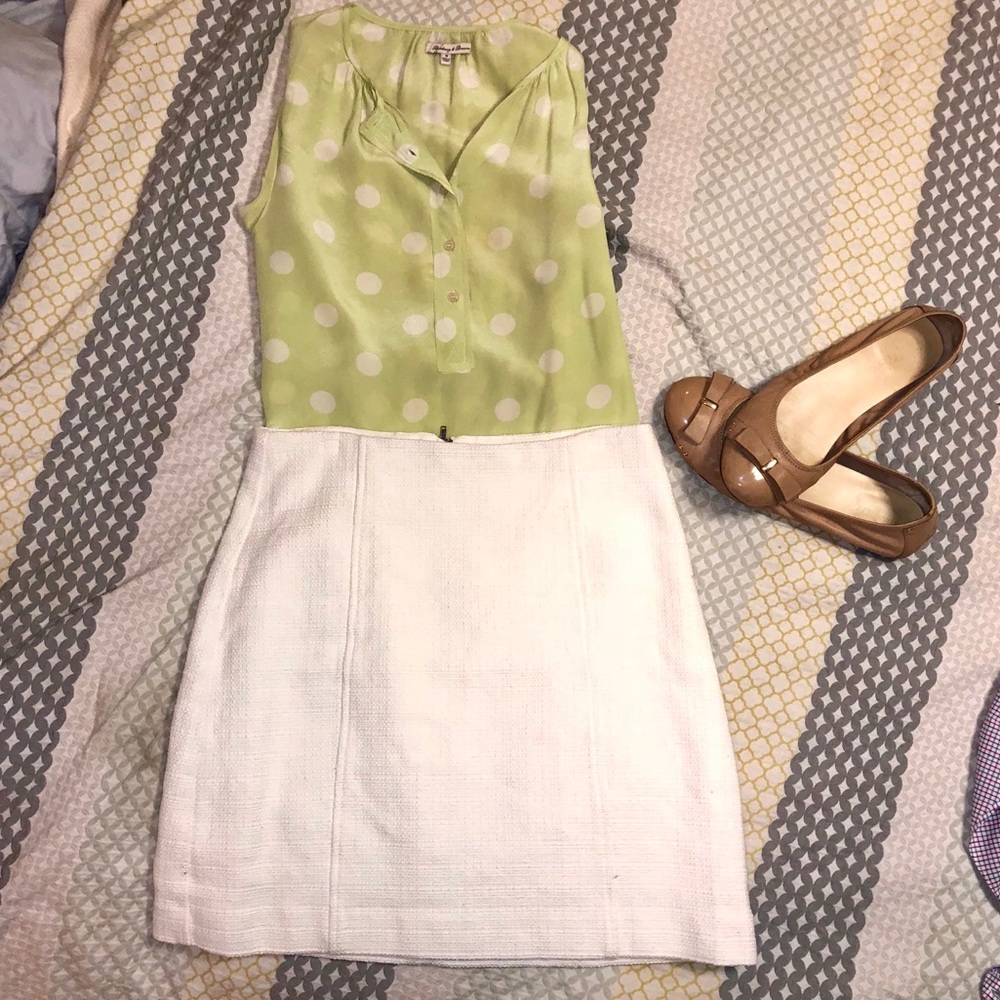LOFT excellent condition white shift skirt